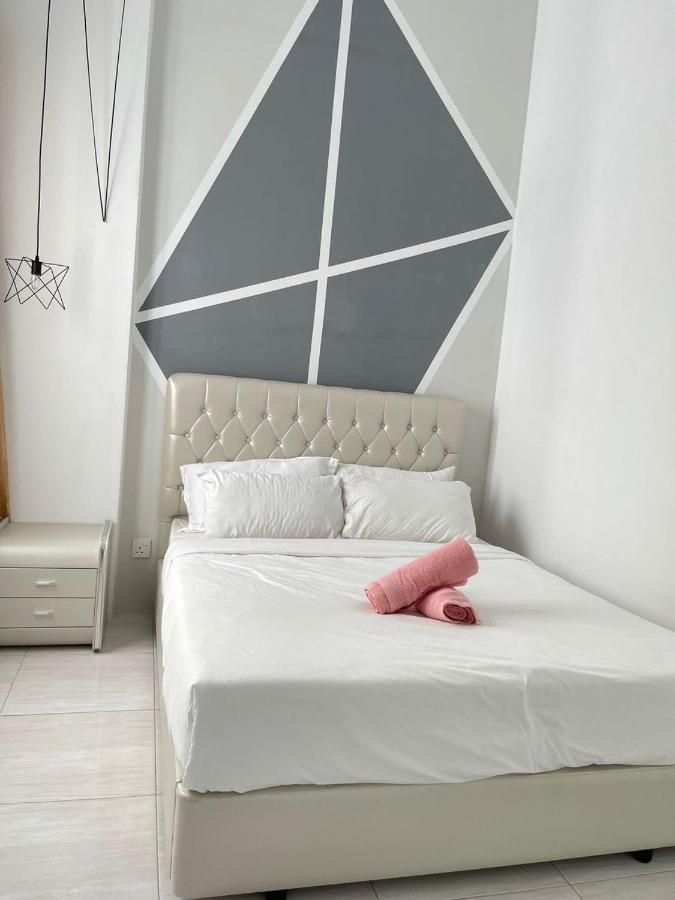 Simfoni Beliza Apartment With Roof Top Pool By Vintage Kuah Extérieur photo