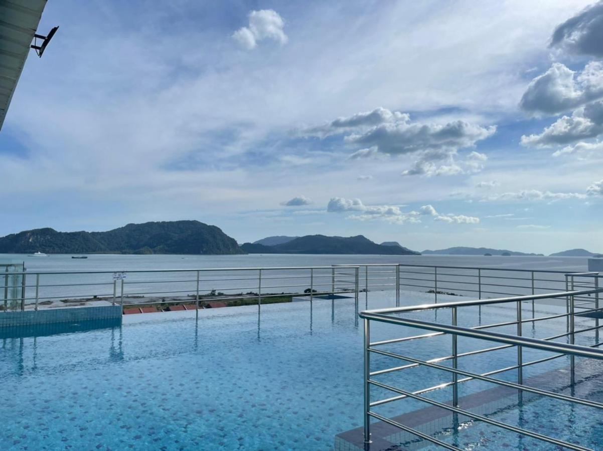 Simfoni Beliza Apartment With Roof Top Pool By Vintage Kuah Extérieur photo